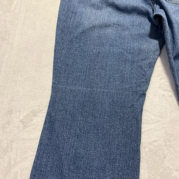 LEVIS Relaxed Boot Cut 550 Jeans Womens 16 Short - Picture 16 of 16